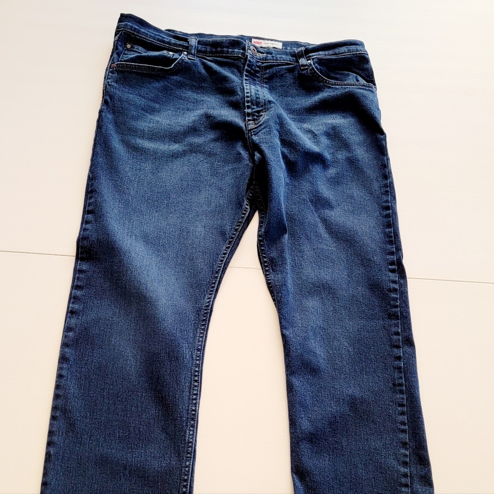 Wrangler slim straight jeans for men size 38x32